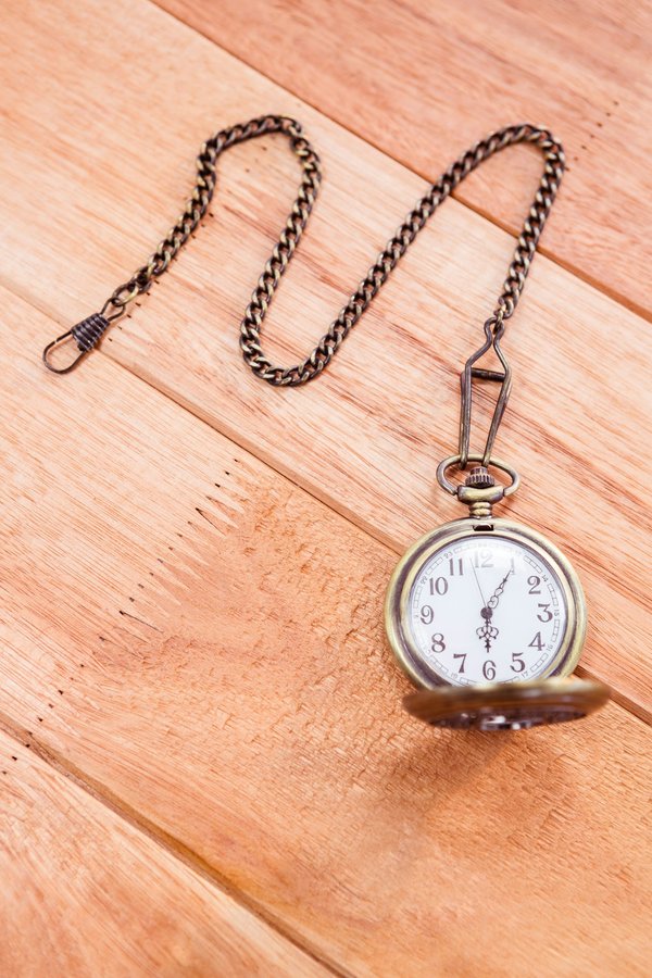 Montre à gousset : l'élégance masculine à portée de main