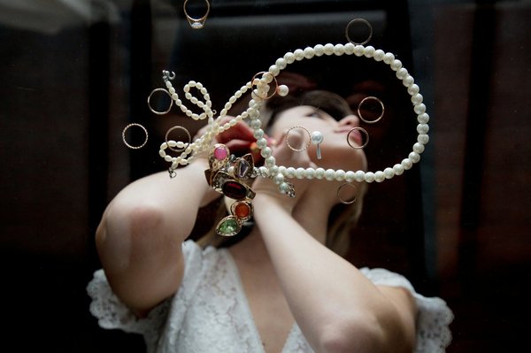 L'art des bijoux français faits main : créatifs et émouvants